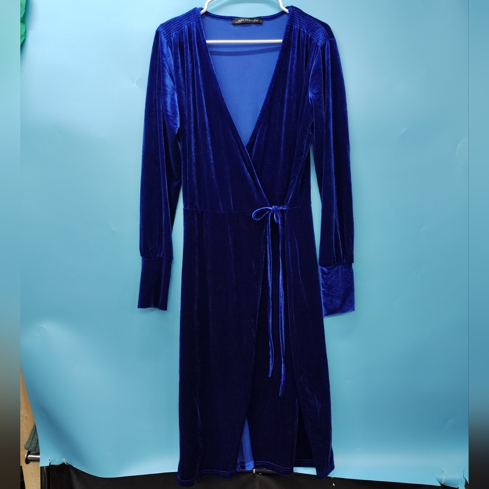 Elegant Blue Velvet Midi Dress